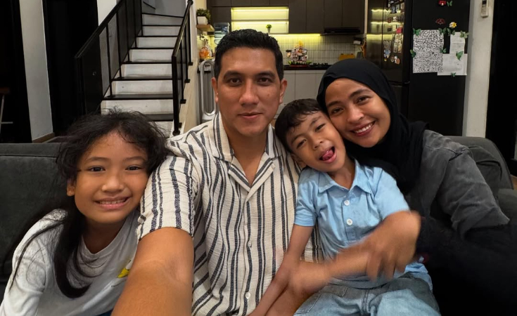 Keluarga Tantri Kotak dan Arda Hatna